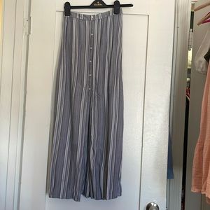 HOLLISTER - Button Up Midi Skirt